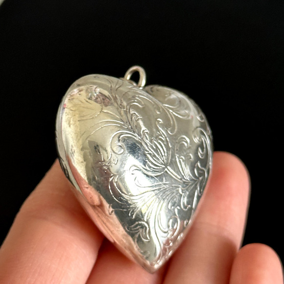 Vintage 925 Sterling Silver Large Puffy Heart Floral Scroll Etched Pendant - Picture 9 of 10